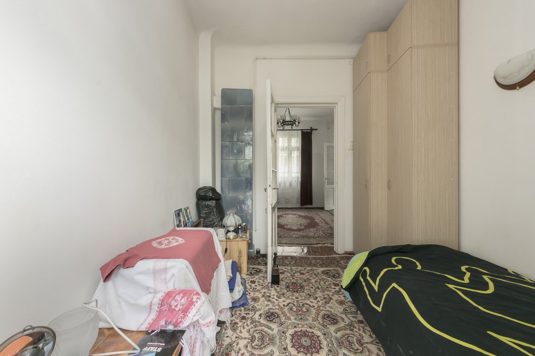 Apartament 2 camere, curte proprie 30 mp, Dacia - Toamnei