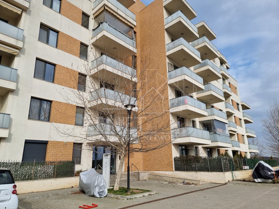 Apartament cu gradină (35 mp),complex Adora Pipera, 2 locuri de parcare incluse