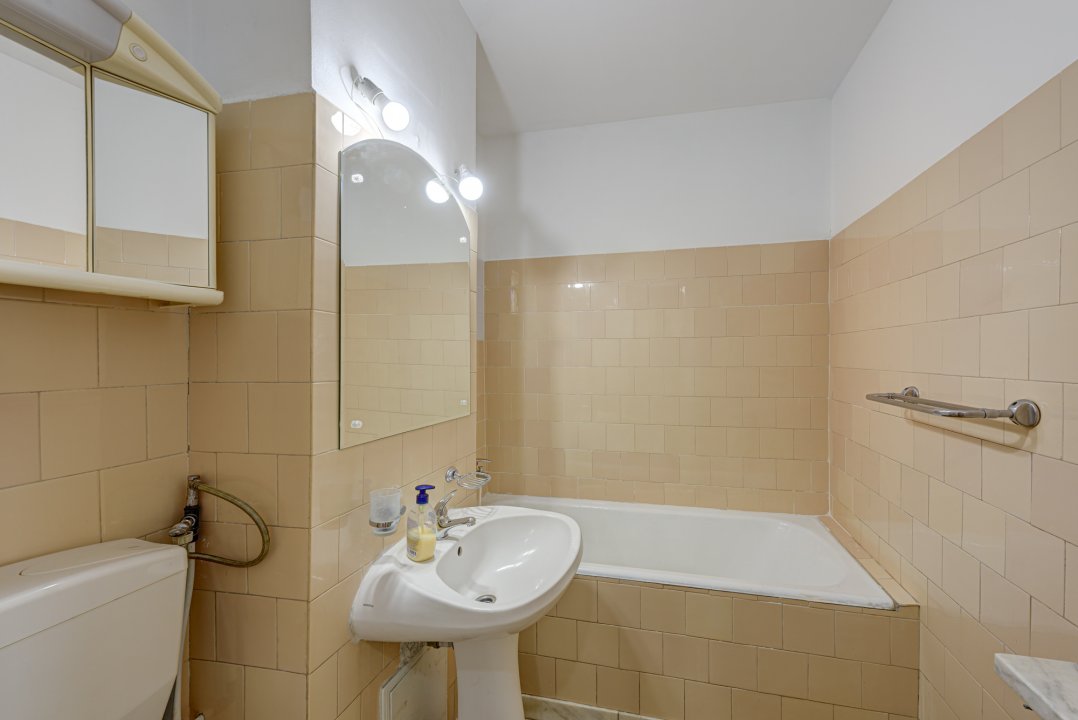 Inchiriere apartament 3 camere, parcare inclusa, Prelungirea Ghencea
