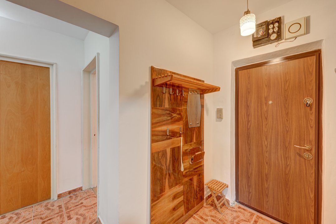Inchiriere apartament 3 camere, parcare inclusa, Prelungirea Ghencea