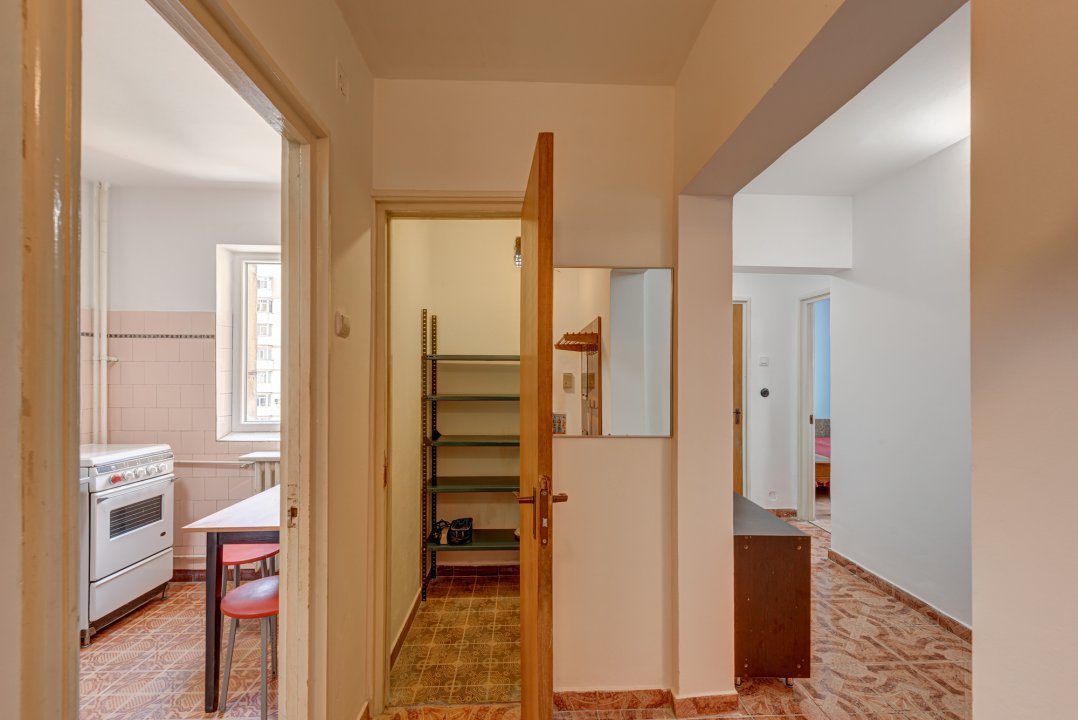Inchiriere apartament 3 camere, parcare inclusa, Prelungirea Ghencea