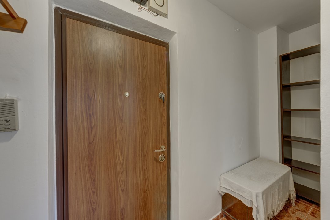 Inchiriere apartament 3 camere, parcare inclusa, Prelungirea Ghencea