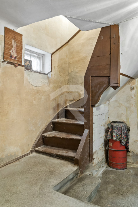 Casa  si teren 300 mp | singur curte | Matei Voievod