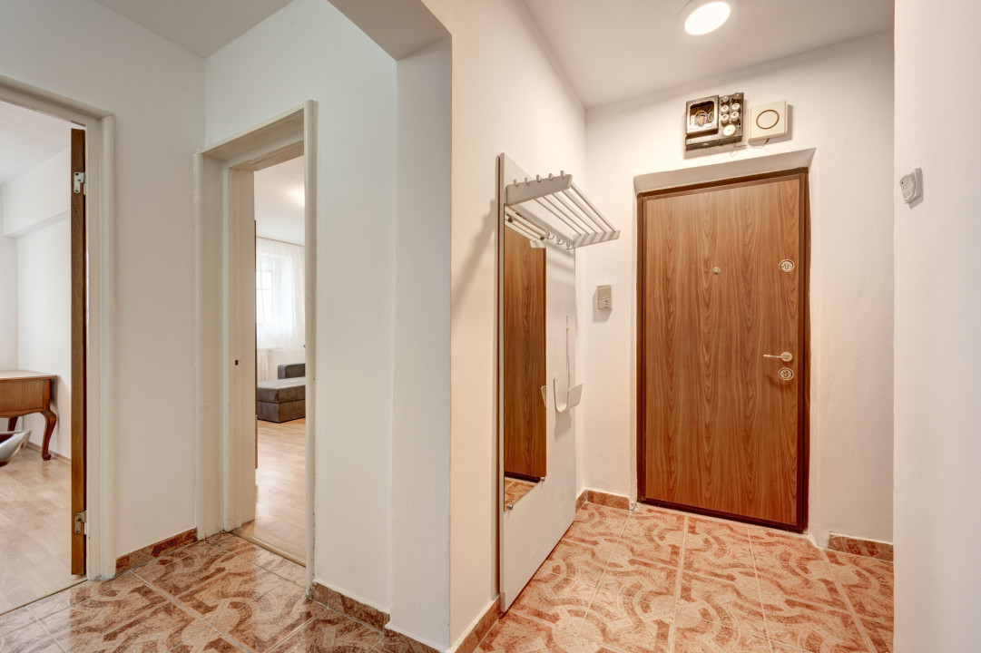 Inchiriere 3 camere, LOC PARCARE SI GARAJ, Prelungirea Ghencea