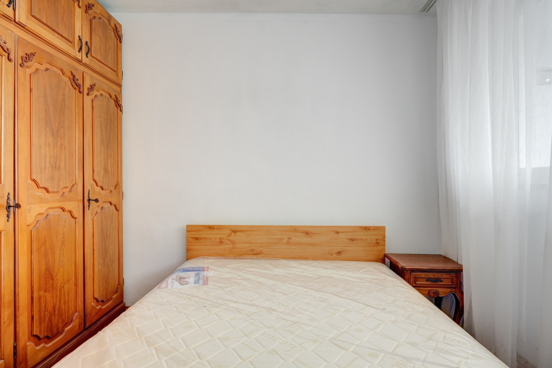 Inchiriere 3 camere, LOC PARCARE SI GARAJ, Prelungirea Ghencea