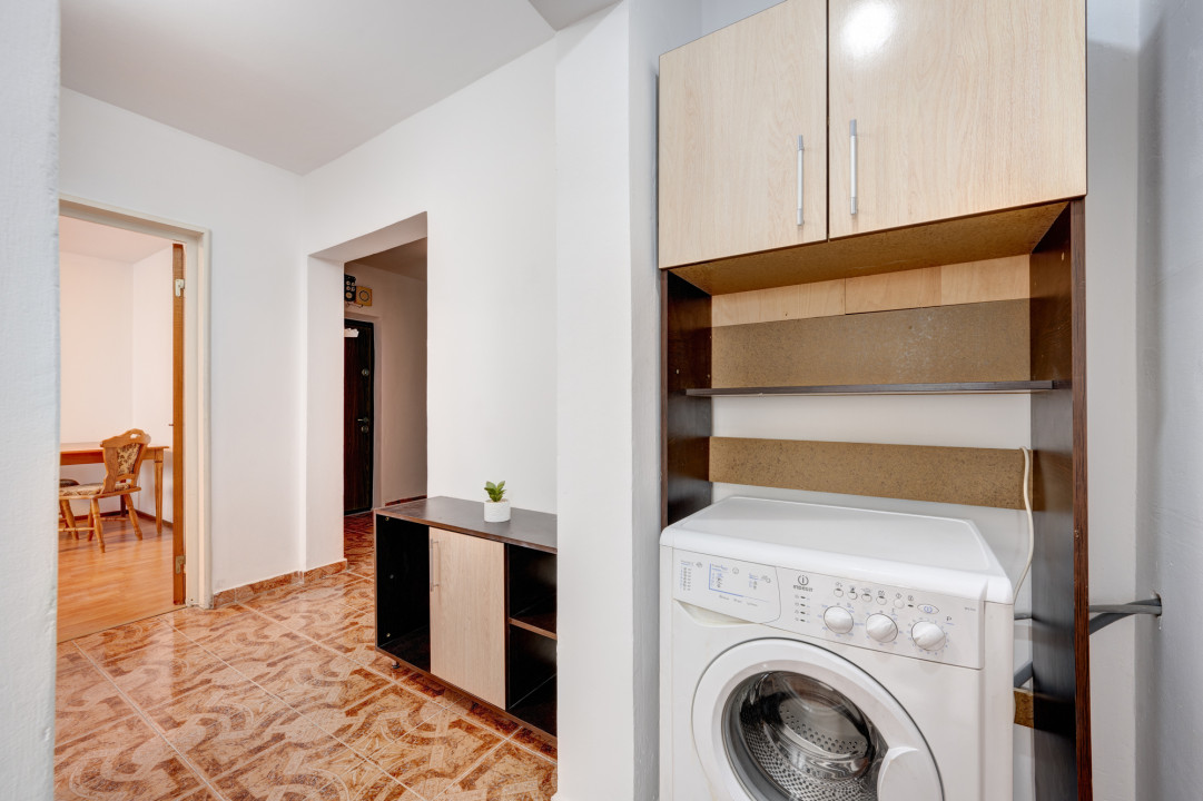 Inchiriere 3 camere, LOC PARCARE SI GARAJ, Prelungirea Ghencea
