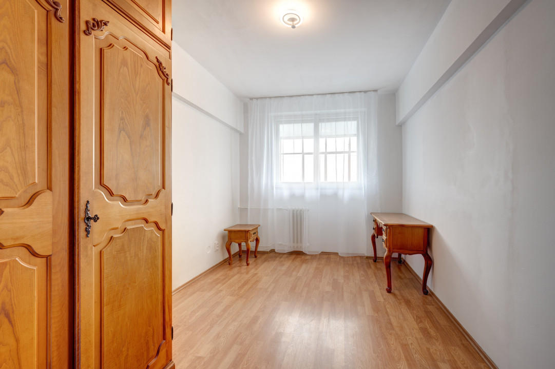 Inchiriere 3 camere, LOC PARCARE SI GARAJ, Prelungirea Ghencea