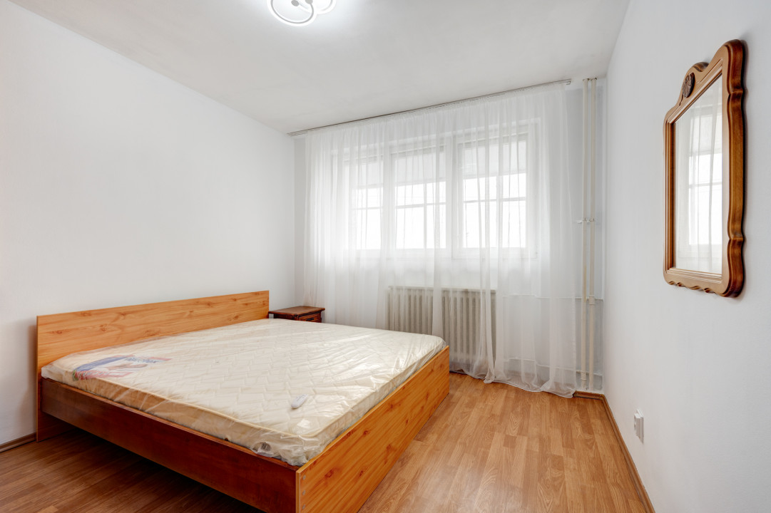Inchiriere 3 camere, LOC PARCARE SI GARAJ, Prelungirea Ghencea