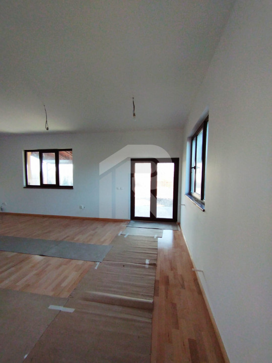 MEGA OCAZIE SE VINDE VILA IN SNAGOV-CIOFLICENI