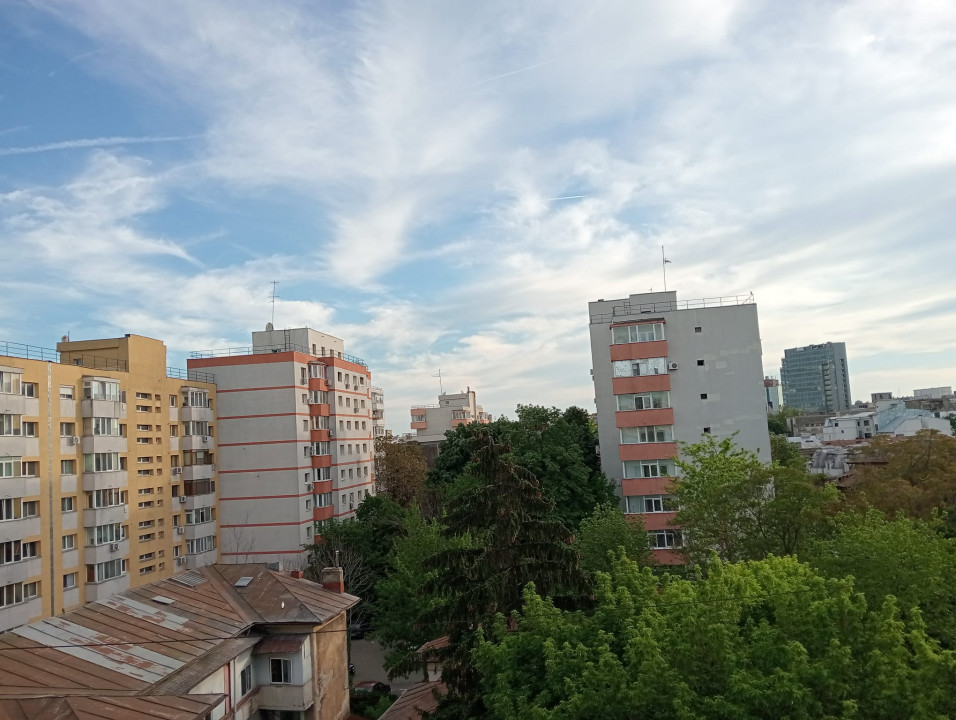 SUPER OCAZIE SE VINDE APARTAMENT 100mp utili + 100mp terasa IN ZONA ARMENEASCA