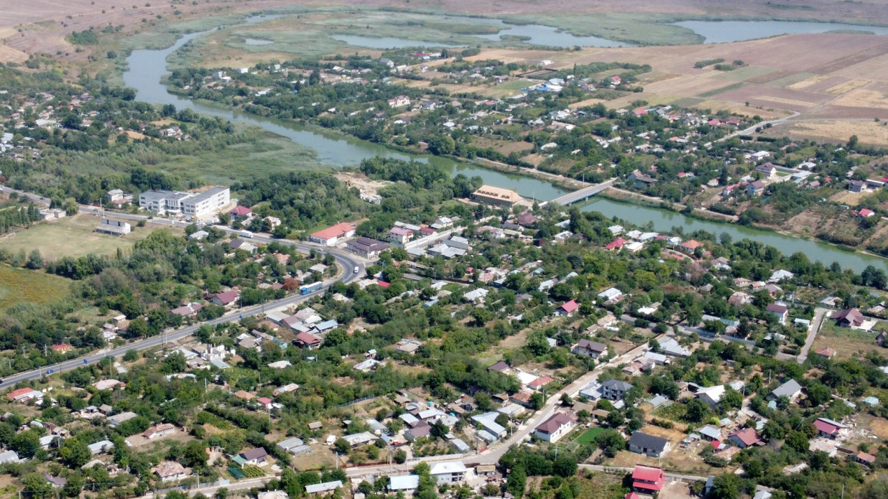 Teren langa lac Naipu