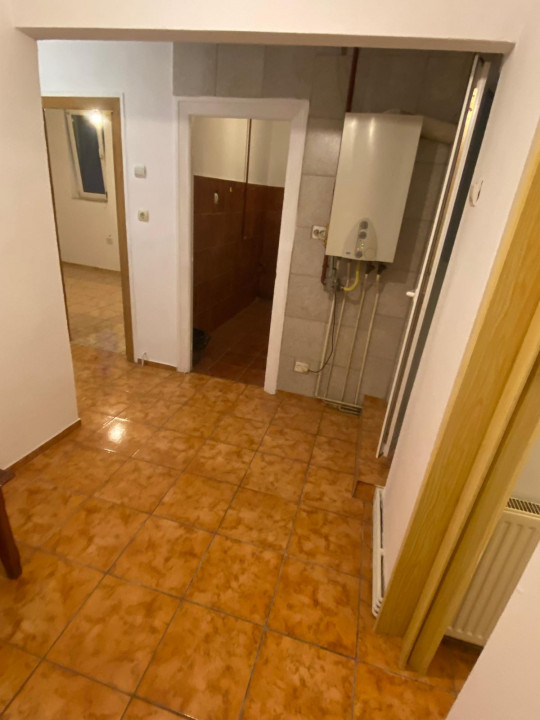Garsonieră decomandată – 32 mp +  beci 40 mp  – Zona Universitate, București