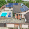 Casa cu piscina, panouri foto voltaice in Comana