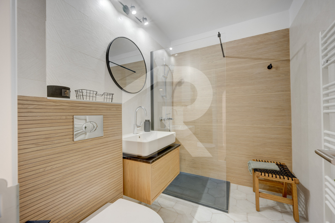 UNIRII, zona SF. VINERI | bloc 1987 | Terasǎ | ideal locuințǎ  sau Airbnb
