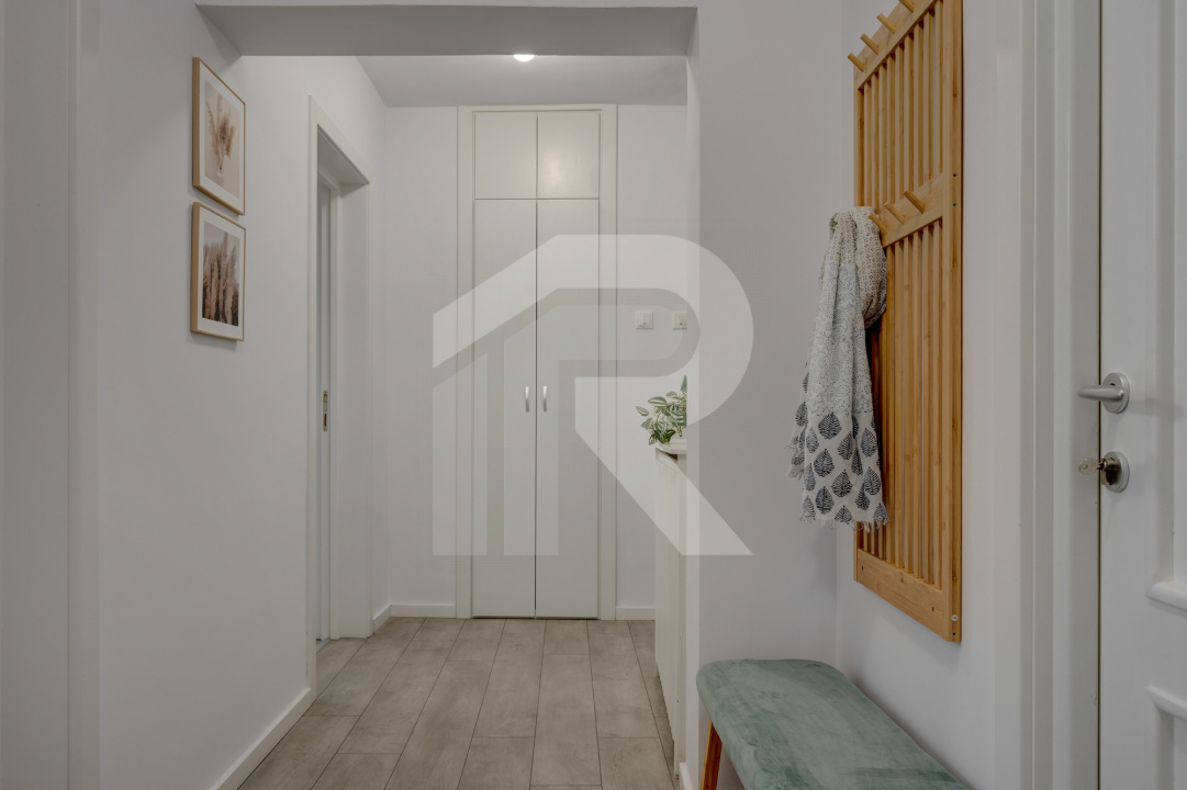 UNIRII, zona SF. VINERI | bloc 1987 | Terasǎ | ideal locuințǎ  sau Airbnb