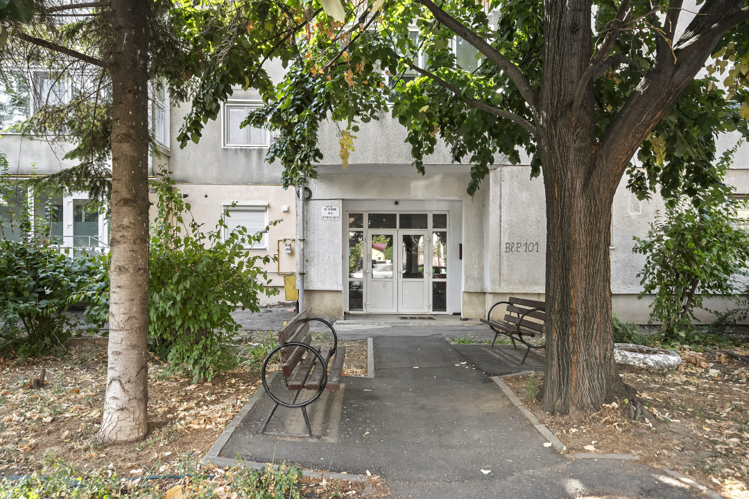 OTOPENI - CENTRAL, APARTAMENT 4 CAMERE 98 MP, ETAJ 1!