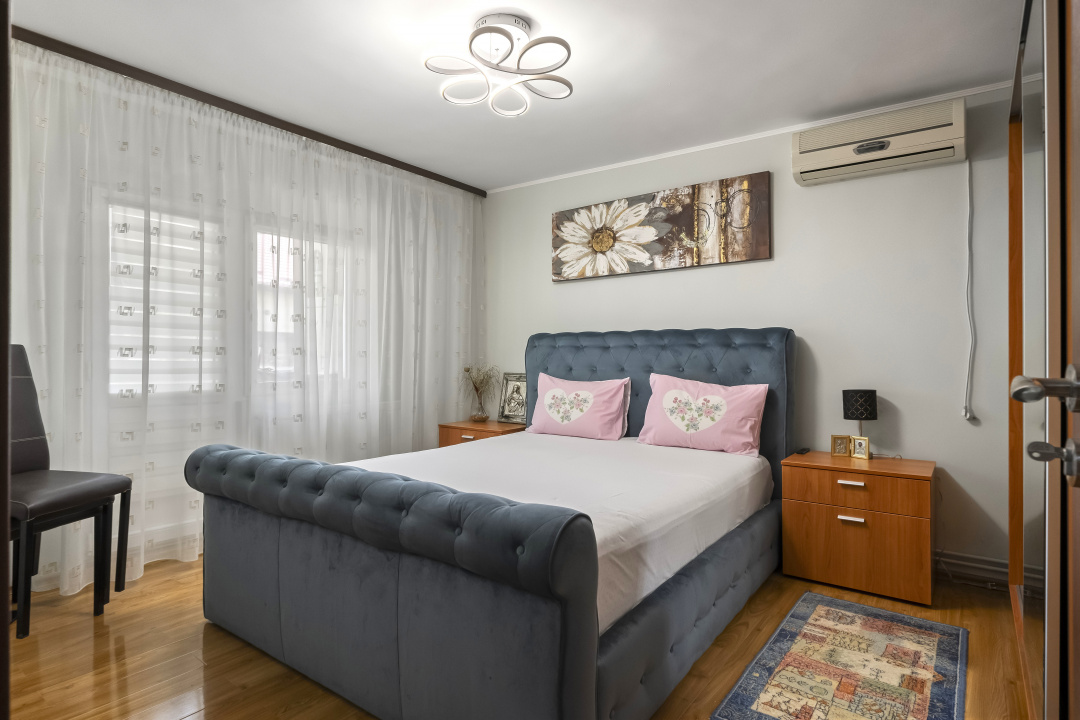OTOPENI - CENTRAL, APARTAMENT 4 CAMERE 98 MP, ETAJ 1!