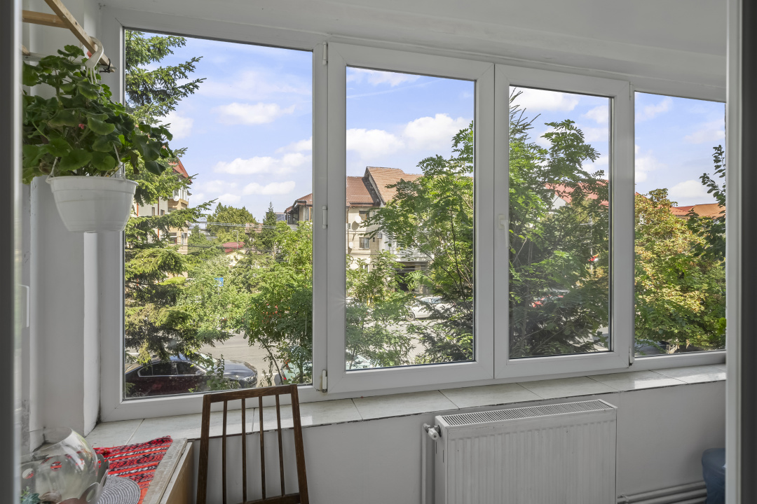 OTOPENI - CENTRAL, APARTAMENT 4 CAMERE 98 MP, ETAJ 1!