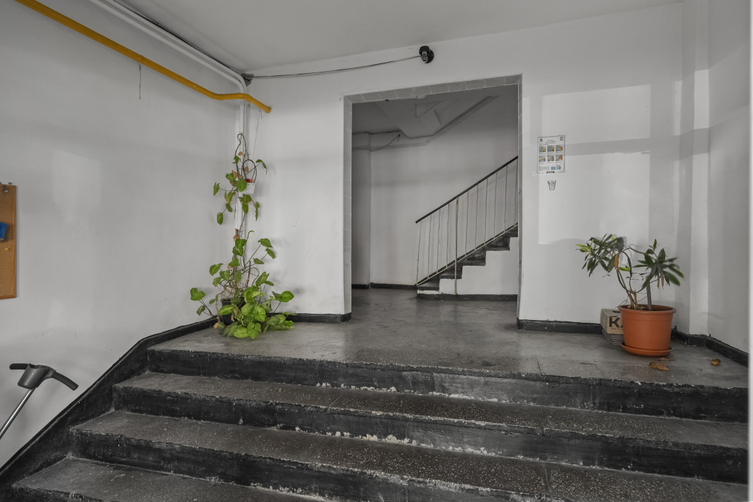 OTOPENI - CENTRAL, APARTAMENT 4 CAMERE 98 MP, ETAJ 1!