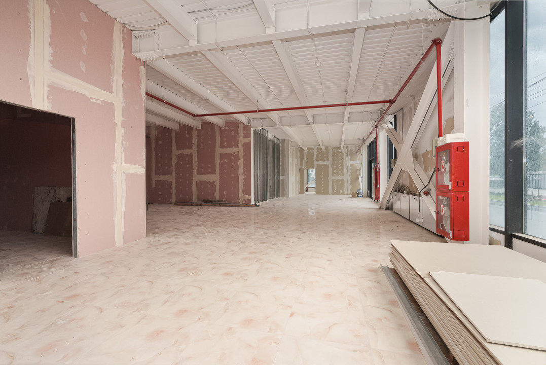 Spatiu comercial 300MP 2024 Stefanesti Return 10ANI Lipit Mega image