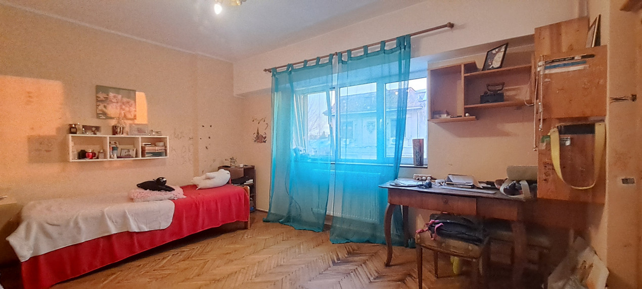 4 camere | 137 mp | Matei Voievod