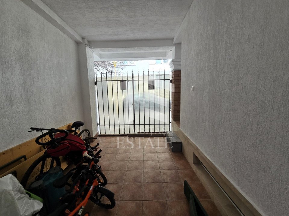 FALEZA NORD - Apartament 2 camere cu centrala pe gaz si balcon.