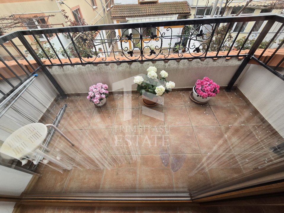 FALEZA NORD - Apartament 2 camere cu centrala pe gaz si balcon.