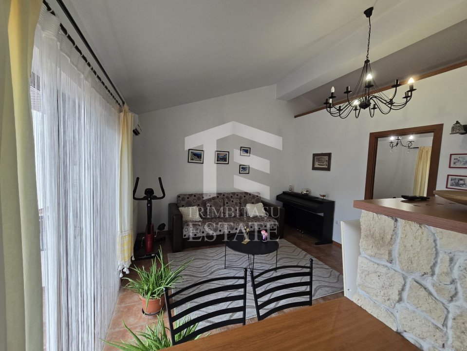 FALEZA NORD - Apartament 2 camere cu centrala pe gaz si balcon.