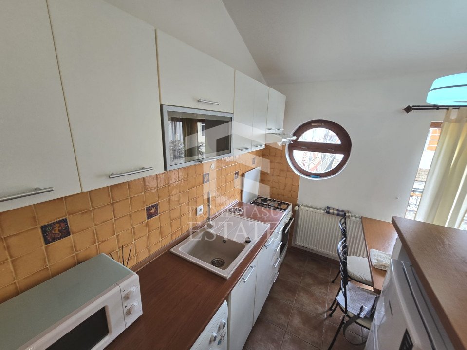 FALEZA NORD - Apartament 2 camere cu centrala pe gaz si balcon.