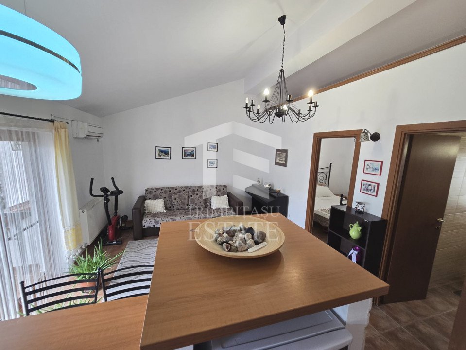 FALEZA NORD - Apartament 2 camere cu centrala pe gaz si balcon.