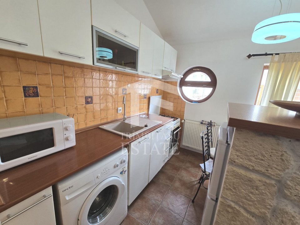 FALEZA NORD - Apartament 2 camere cu centrala pe gaz si balcon.