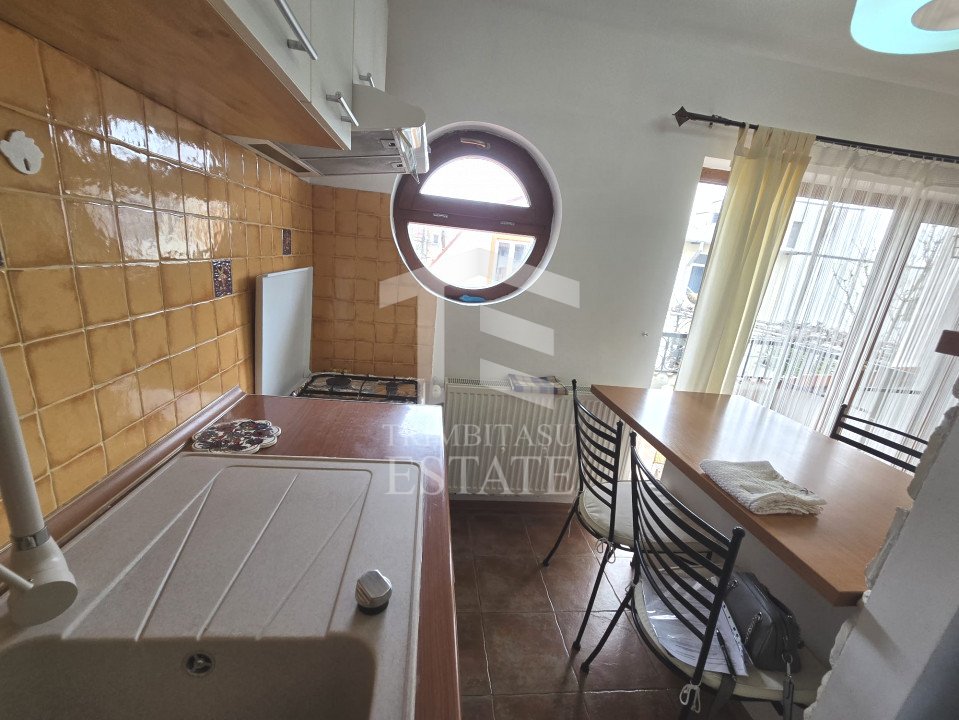 FALEZA NORD - Apartament 2 camere cu centrala pe gaz si balcon.