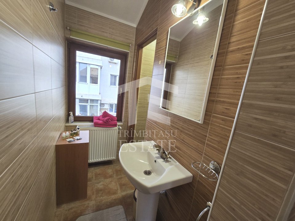 FALEZA NORD - Apartament 2 camere cu centrala pe gaz si balcon.
