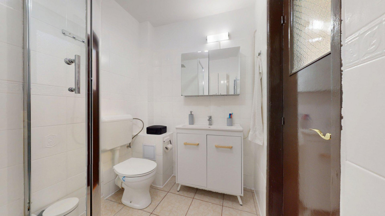 Casă cu șarm istoric lângă Cișmigiu – 6 camere, atrium natural, cramă