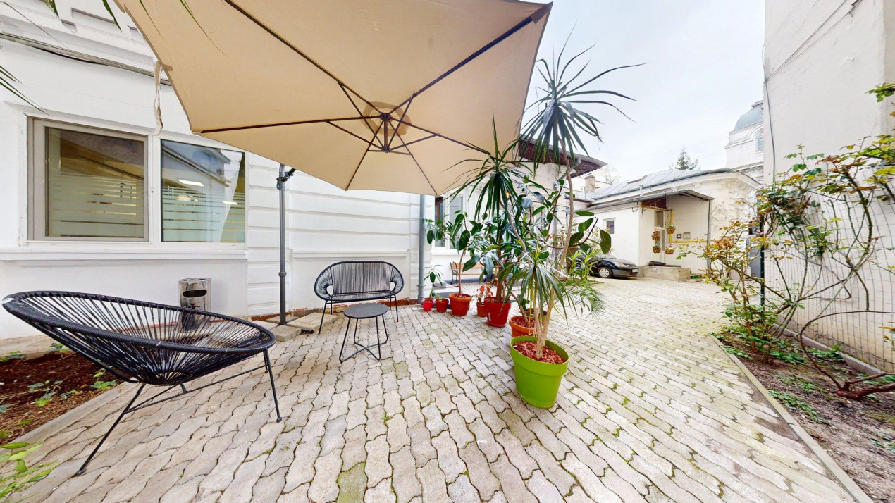 Casă cu șarm istoric lângă Cișmigiu – 6 camere, atrium natural, cramă