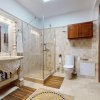 Casă cu șarm istoric lângă Cișmigiu – 6 camere, atrium natural, cramă