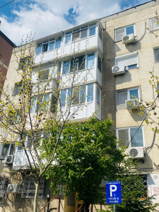 VITAN - Bobocica | 2 camere Etaj intermediar Renovat parțial
